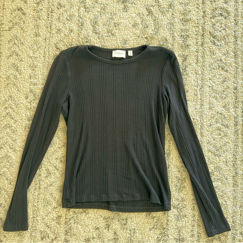 Cyrus Black Ribbed Crewneck Long Sleeve Top